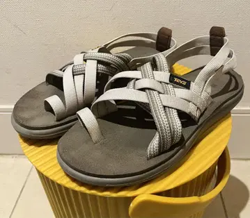 Teva 스포츠 샌들 그레이