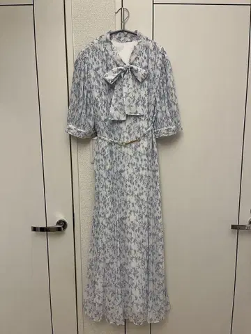벨트 포함 쉬폰 플리츠 원피스