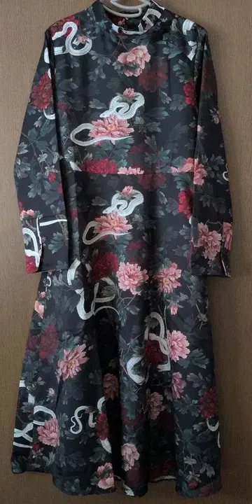 &ellecy 앤드 엘르 백사 모란 원피스