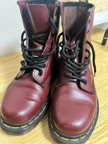 닥터 마틴 1460 8홀 체리 레드 (24.5cm~25cm 상당)