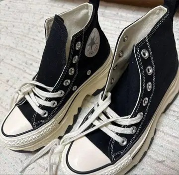 대폭 가격 인하! 컨버스 통굽 하이컷 스니커즈 23.5cm