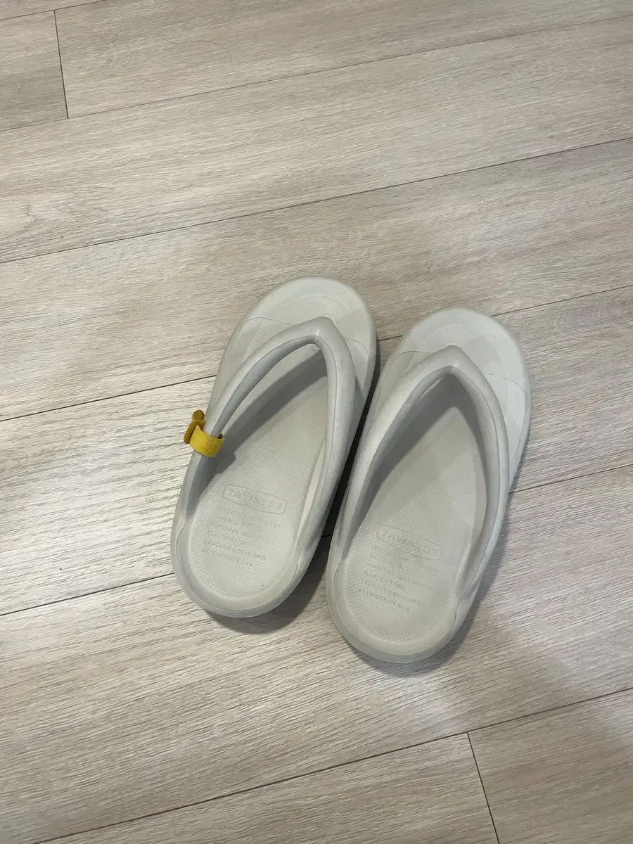 Toe&Toe Thong Zero Gravity Warm Gray