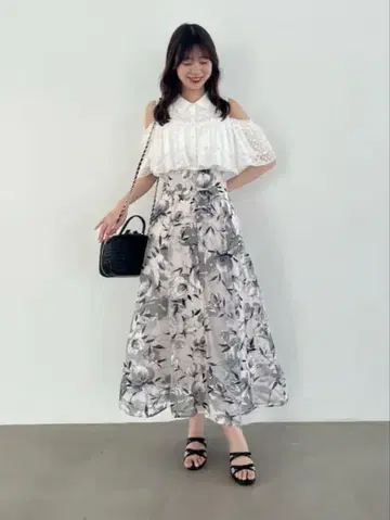 새상품 택 포함 마제스틱 레곤 백 레이스업 플레어 스커트