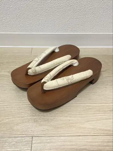 미사용 새상품 일본 나막신 화이트 계열