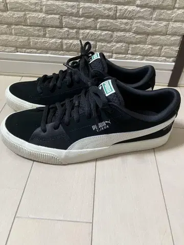 푸마 스웨이드 블랙 스니커즈