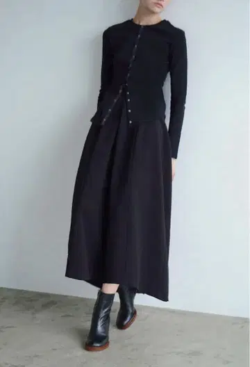 클레인 코쿤 라인 스커트