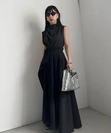 PINSTRIPE CONSTRUCTIVE DRESS 블랙 S