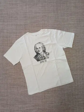 음악가 TEE BACH 바흐 TEE