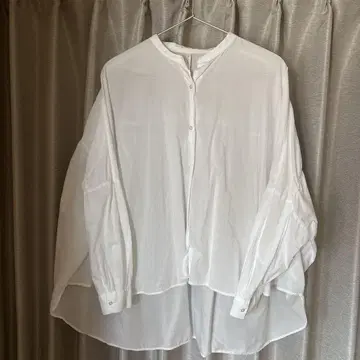 HIYORI 화이트 버튼 셔츠 긴팔