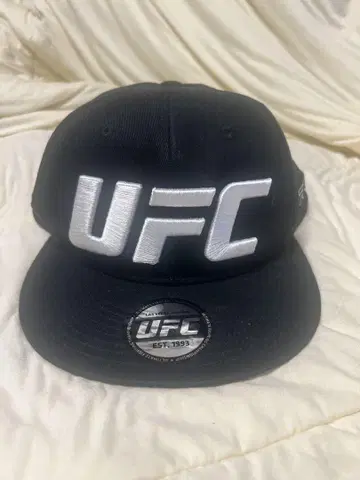 UFC 블랙 캡
