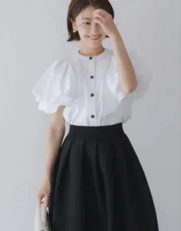 regleam very 콜라보 블라우스