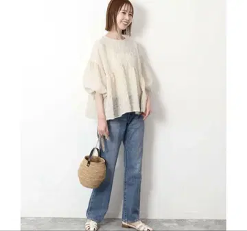 새상품급 24SS 슬로브 이에나 시어 체크 볼륨 블라우스 화이트