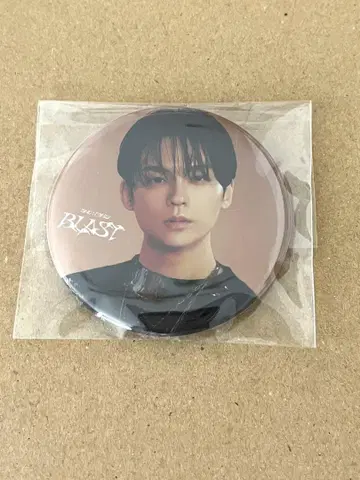 ONE N' ONLY 원엔 REI BLAST 캔뱃지