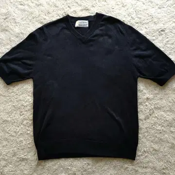 JOHN SMEDLEY 바니스 뉴욕 V넥 반팔 스웨터 블랙