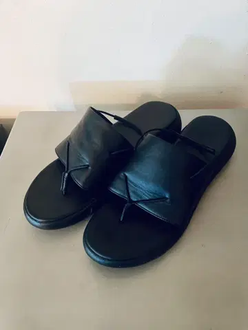 BARI 39size 블랙 가죽 컴포트 샌들