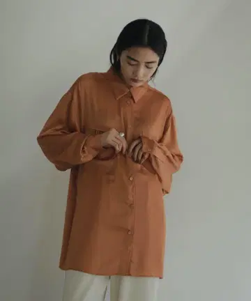새상품급 anuke 오렌지 긴팔 셔츠 Satin Over Shirts