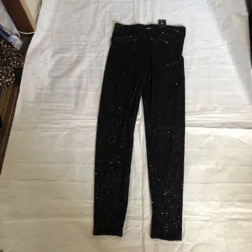 스팽글이 달린 블랙 팬츠 M 사이즈