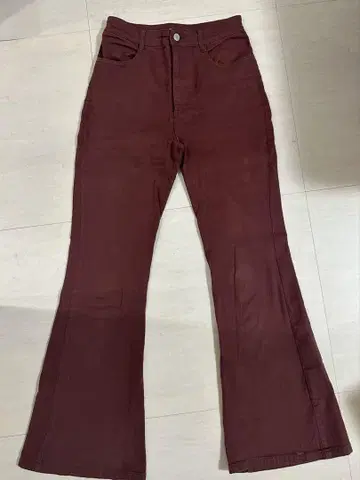 SLY 버건디 부츠 컷 플레어 데님