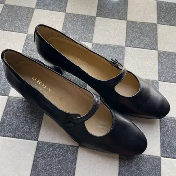 이탈리아제 블랙 펌프스 BRUNATE