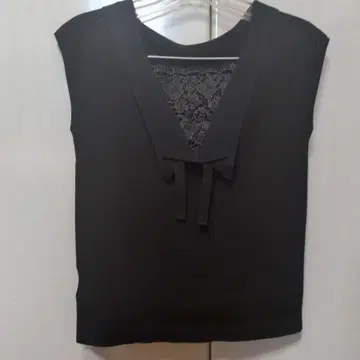 스트로베리 필드 택 포함 새상품 블랙 슬리브리스 탑