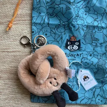 JELLYCAT 프레첼 키링