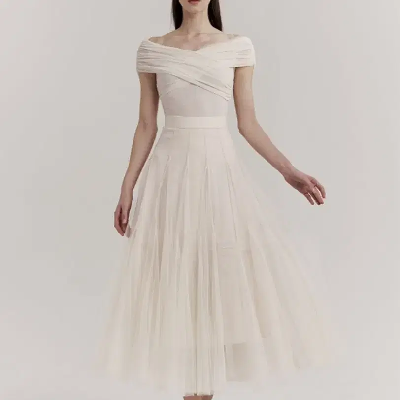 Grace U Tulle Skirt, Size S, Cream Color on Bunjang Global Site.