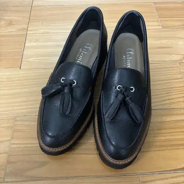 아르테미스 바이 다이애나 태슬 로퍼 경량 통굽 가죽