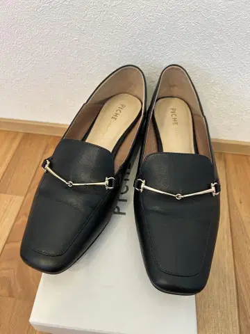 PICHE 피체 아바하우스 블랙 로퍼 블랙 골드 금장 장식 37