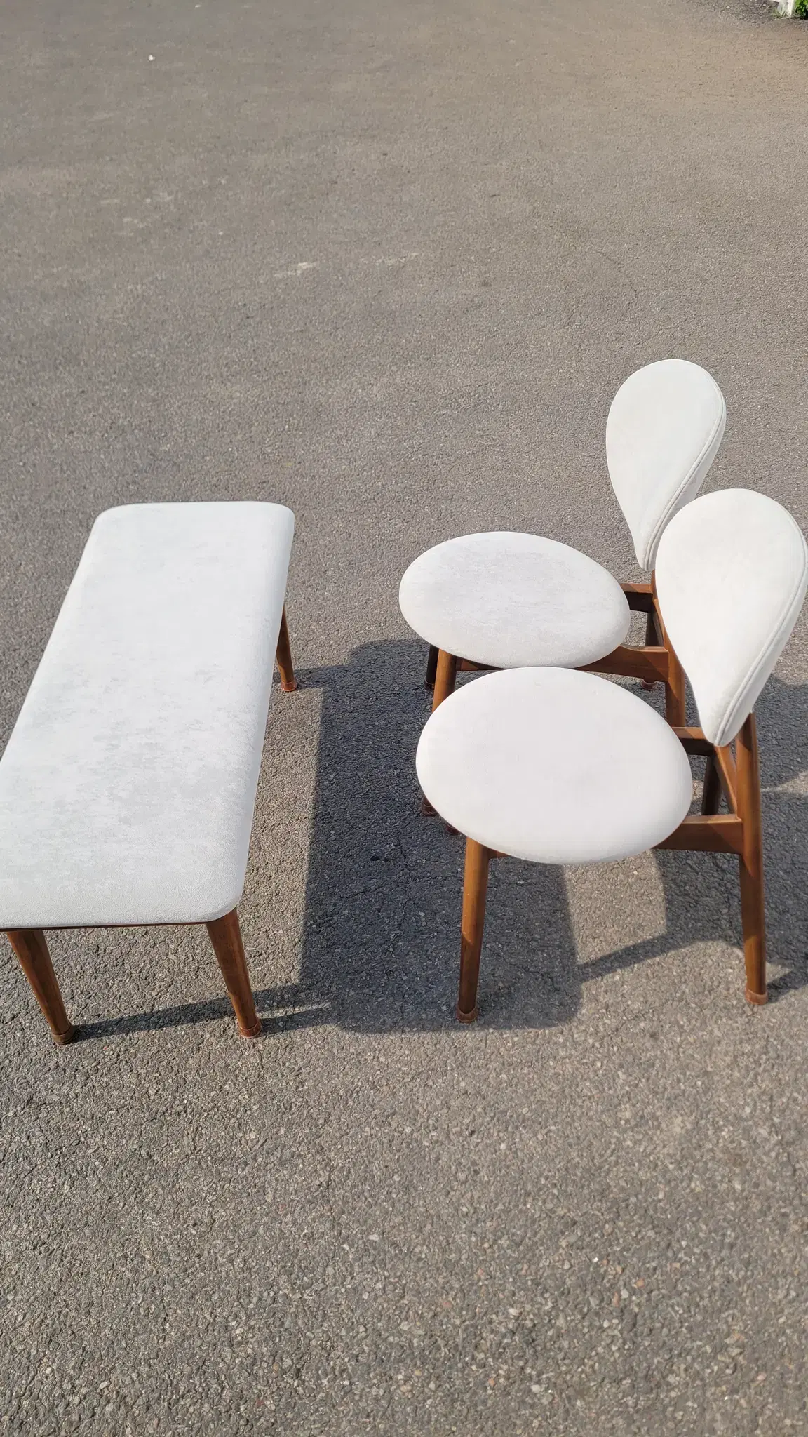 High-end Solid Wood 4-Person Dining Table Chair Set (Includes Bench, Alcantara-Feel Leather Material)