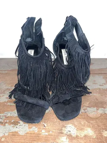 STEVE MADDEN 블랙 프린지 하이힐