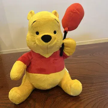 푸우 봉제 인형 빨간 셔츠