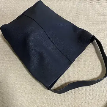 컨디션 최상 itti 바게트 숄더 토트백 블랙 가죽