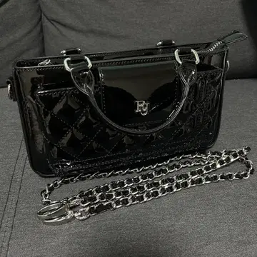 Riu 에나멜 퀼팅 휴대폰 가방