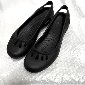 Crocs 블랙 마린디 W8