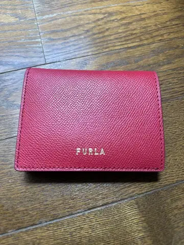 FURLA 가죽 접이식 지갑 빨간색 구매 시 박스 포함