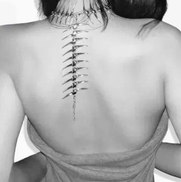스파이크 디자인 바디 피어싱 귀걸이 실버