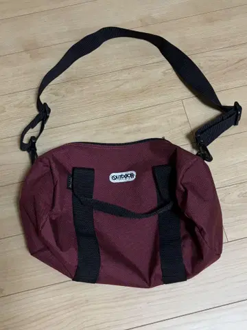 OUTDOOR PRODUCTS 숄더백 버건디