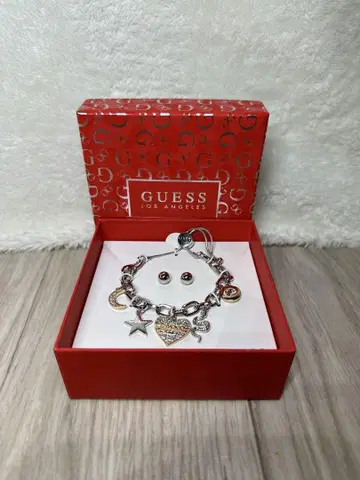 GUESS 게스 참 팔찌와 귀걸이 세트 박스형