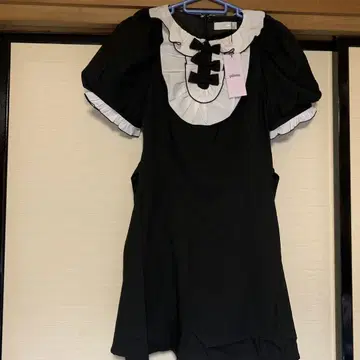 pium 반팔 미니 원피스 블랙 프릴