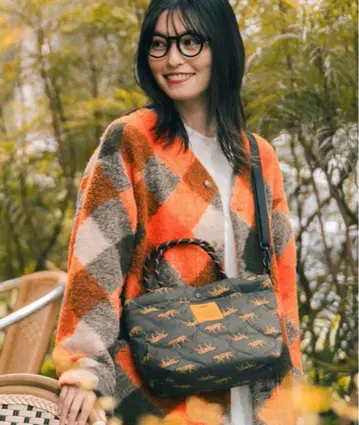 KiU 키우 퀼팅 패딩 토트백 미니 레오파드 정가 3,300엔