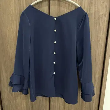 노엘라 소매 플레어 블라우스