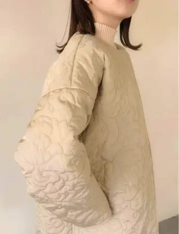 Eaphi leaf jacquard quilting jacket 베이지