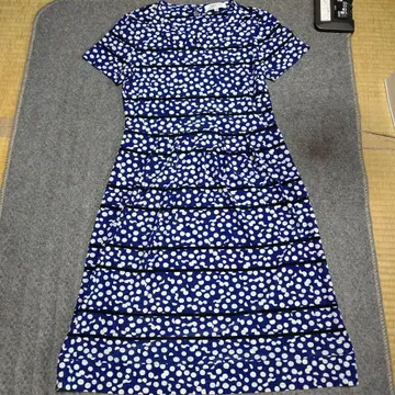 플리마켓 물방울 패턴 반팔 무릎 기장 원피스 하나에모리 미사용