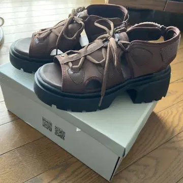 브라운 스포츠 샌들 통굽