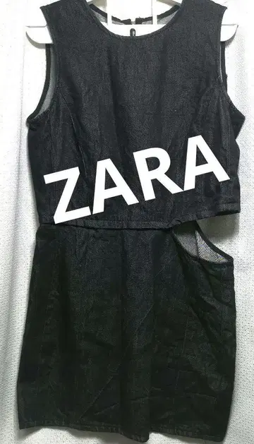 ZARA 슬리브리스 사이드 컷 아웃 원피스 블랙 계열 데님