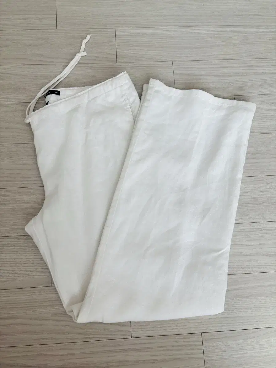 새옷 일본 GAP 갭 화이트 린넨100 와이드일자 슬랙스 바지