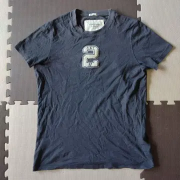 Abercrombie & Fitch 티셔츠 M 와펜 자수 아바클로