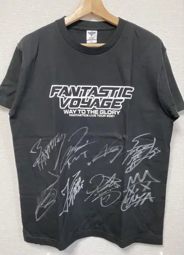 FANTASTICS 사인 포함 티셔츠
