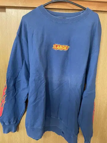 XLARGE 네이비 트레이닝복 프레임 디자인