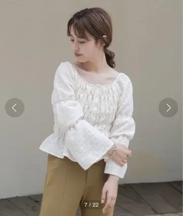 Kastane 레이스 자카드 셔링 블라우스
